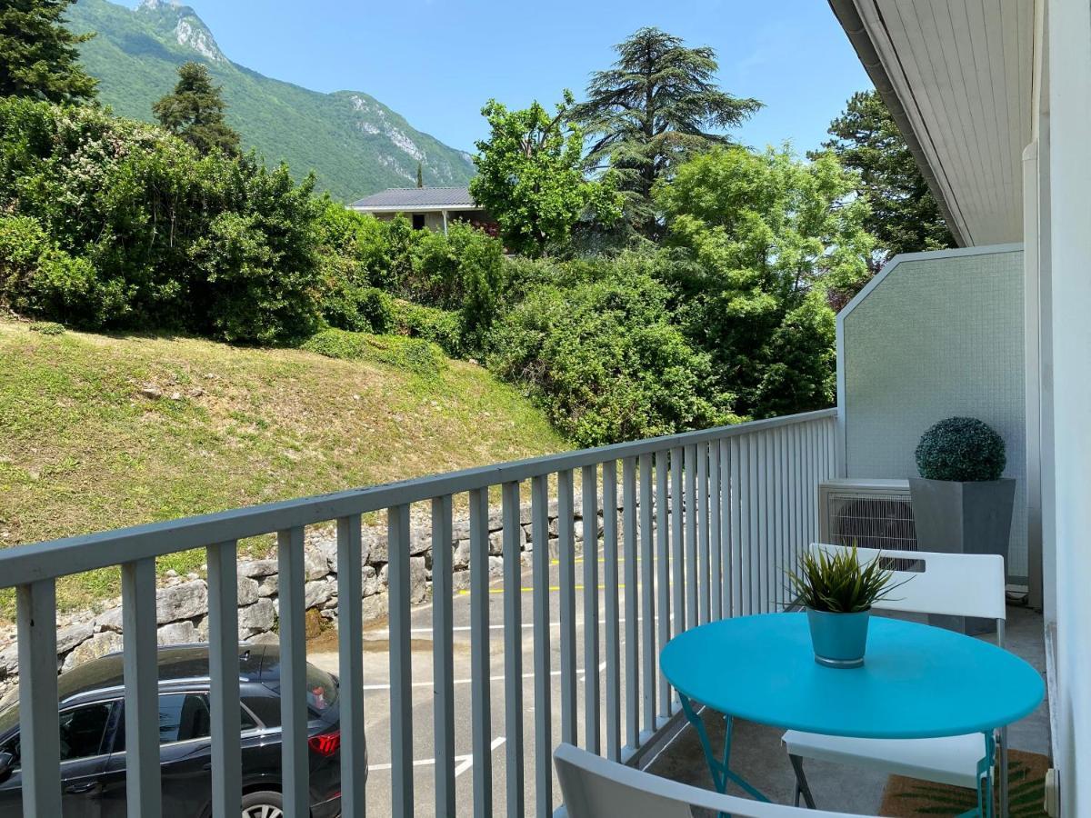 Pause Detente Sur La Port Du Bourget Du Lac Le Bourget-du-Lac Exterior foto